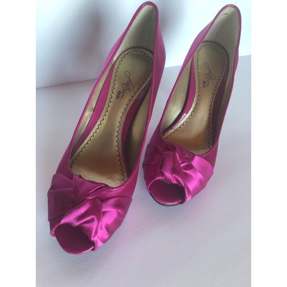 Hot Pink Fabric High Heels with Peep Toe and Decorative Bow,, Size 6.5 M - Picture 10 of 10